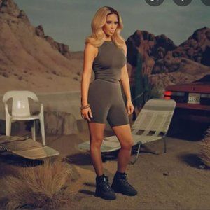 NWOT SKIMS XL Outdoor Bike shorts in ASH